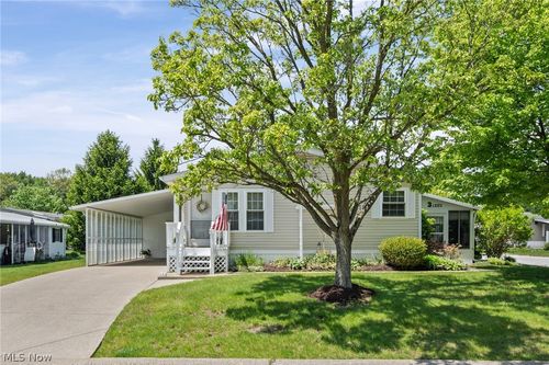 3 Lees Ln, Olmsted Twp, OH, 44138-2991 | Card Image