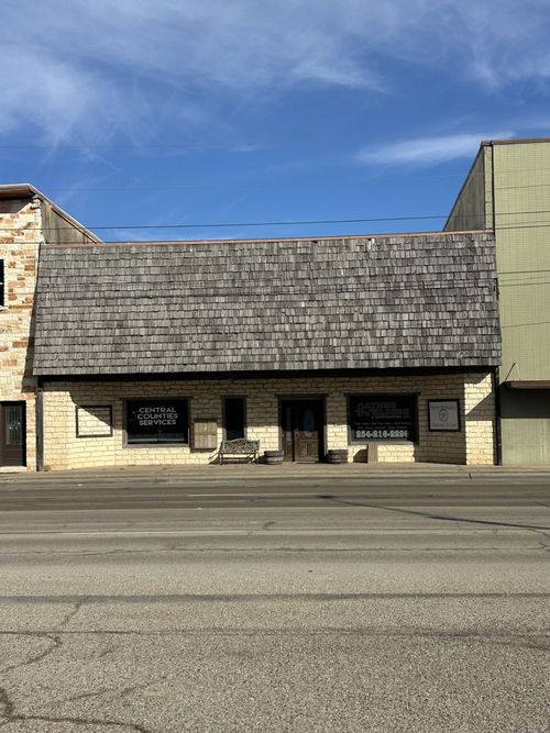 615 E Main St, Gatesville, TX, 76528-1332 | Card Image