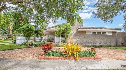 8651 Ne 10th Ct, Miami, FL, 33138-3410 | Card Image
