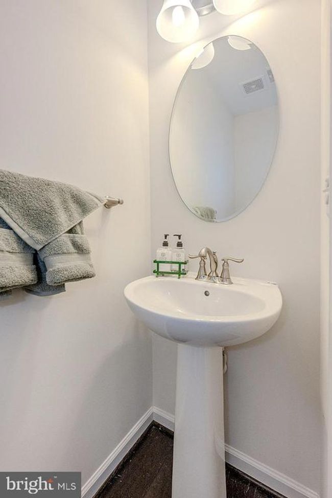 10793 Hinton Way, Townhouse with 3 bedrooms, 4 bathrooms and null parking in MANASSAS VA | Image 19
