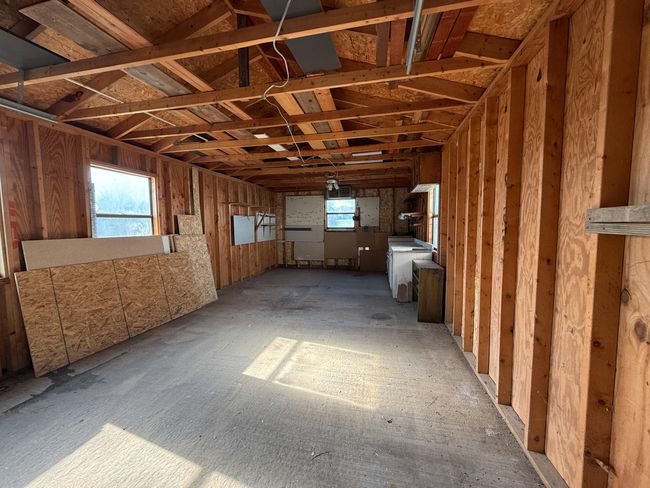 Garage | Image 32