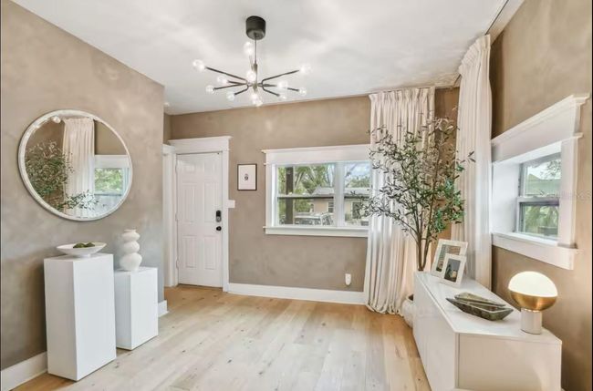 Living Room | Image 10