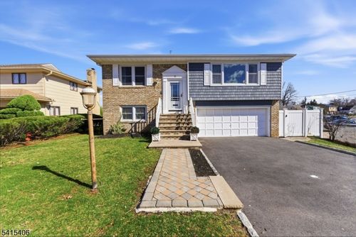 22 Elizabeth Ct, Bloomfield, NJ, 07003-4412 | Card Image