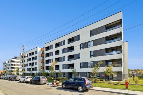 509-9250 Av Dubuisson, Montréal, QC, H1L0B7 | Card Image