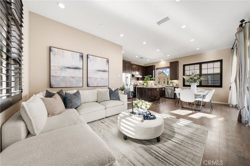 81 Strawberry Grv, Irvine, CA, 92620-3400 | Card Image