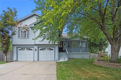 2504 Ne Dale Hunter Trl, Lee's Summit, MO, 64086-5022 | Card Image