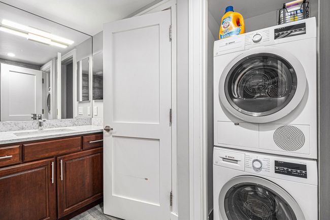 Primary Bathroom with Laundry Machine | Image 18