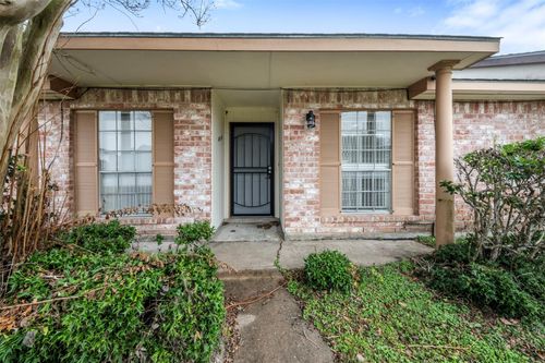 6827 Chasewood Dr, Missouri City, TX, 77489-2520 | Card Image