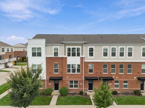 2910 Reflection Dr, Naperville, IL, 60564-8374 | Card Image