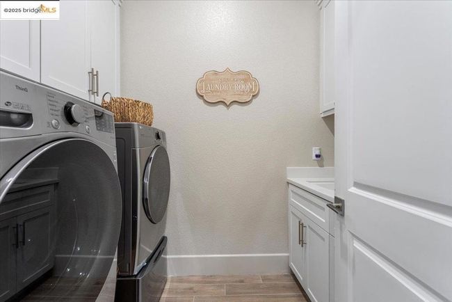 2939 Valencia St, House other with 4 bedrooms, 3 bathrooms and 2 parking in Lodi CA | Image 30
