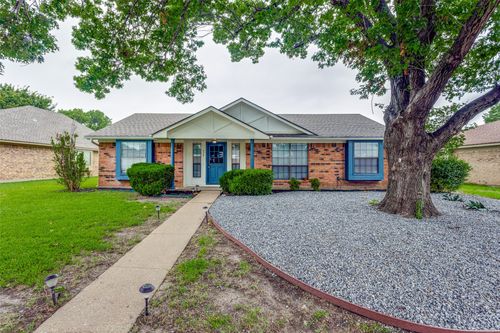 209 W Schreiber St, Garland, TX, 75040-8808 | Card Image