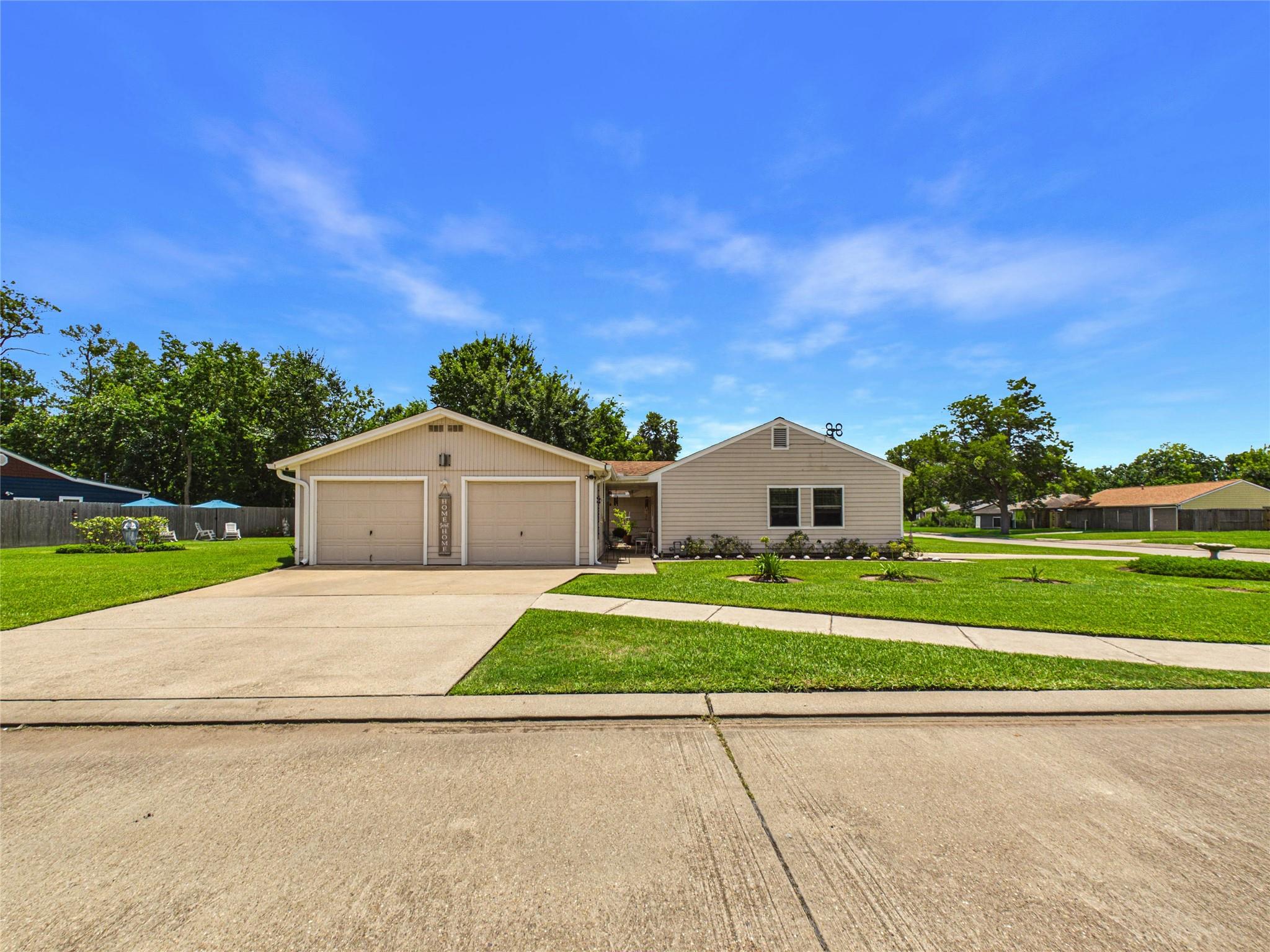 Residential in Lake Jackson 2
