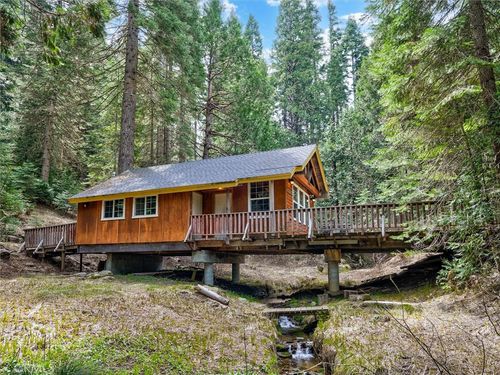 7739 Black Pine Way, Fish Camp, CA, 93623 | Card Image