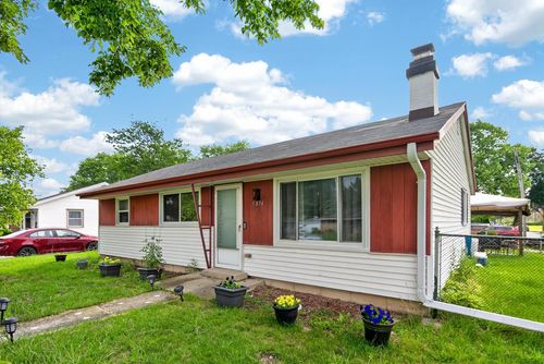 5874 S Marilyn Street, Milwaukee, WI, 53221 | Card Image