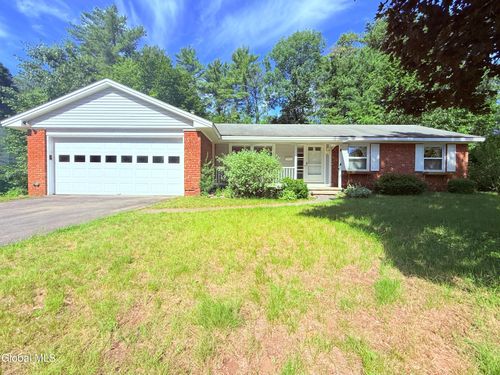 8 Sherwood Dr, Queensbury, NY, 12804-1015 | Card Image