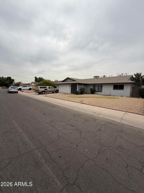 6719 W Denton Ln, Glendale, AZ, 85303-5917 | Card Image