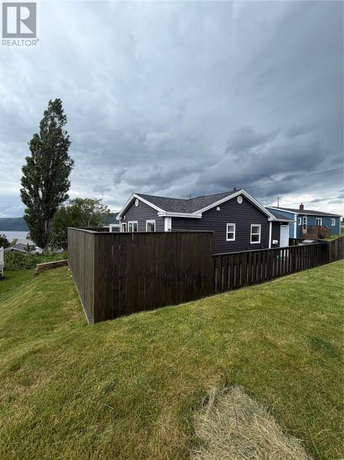 19 Clarence St, Corner Brook, NL, A2H1R8 | Card Image