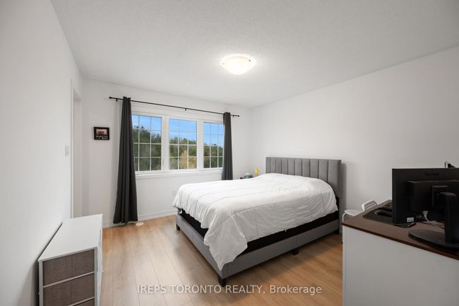 84 Lyall Stokes Cir, House attached with 4 bedrooms, 3 bathrooms and 1 parking in Mount Albert ON | Image 14