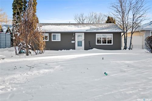 87 Robinson Cres, Regina, SK, S4R3R1 | Card Image