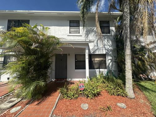 621 Nw 105th Way, Pembroke Pines, FL, 33026-3958 | Card Image