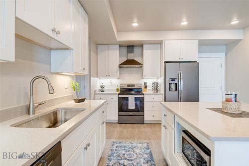 203-1295 Thomas Dr, Bozeman, MT, 59718-9856 | Card Image