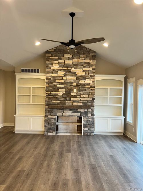 5381 Championship Dr, Linden, MI, 48451-9304 | Card Image