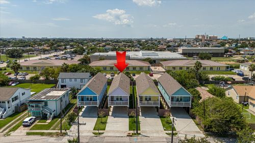 2309 67th St, Galveston, TX, 77551-1322 | Card Image