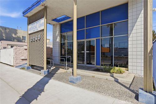 2268 Long Beach Blvd, Long Beach, CA, 90806-4417 | Card Image