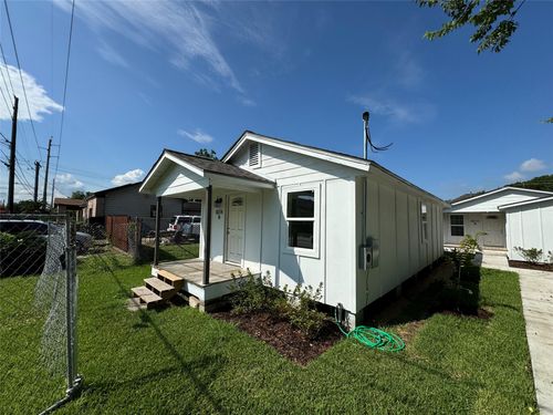 8214 Livingston St, Houston, TX, 77051-1419 | Card Image