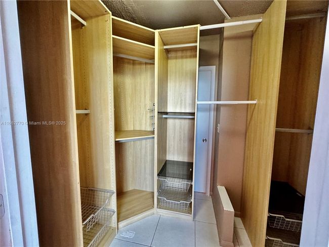 APT-506 - 4330 Hillcrest Dr, Condo with 1 bedrooms, 2 bathrooms and null parking in Hollywood FL | Image 15