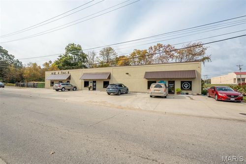 1600 W Maud St, Poplar Bluff, MO, 63901-4704 | Card Image