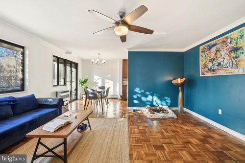 apt-204-2325 42nd St Nw, WASHINGTON, DC, 20007-6909 | Card Image