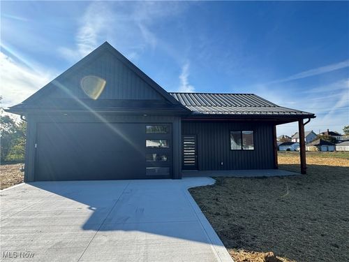 597 S 12th St, Coshocton, OH, 43812 | Card Image