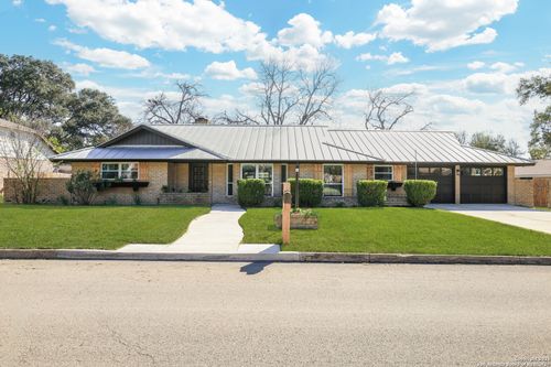 626 Fawndale Ln, Windcrest, TX, 78239-2527 | Card Image