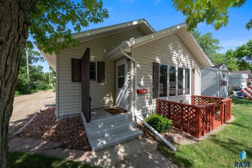 913 N Rowley St Street, Mitchell, SD, 57301 | Card Image