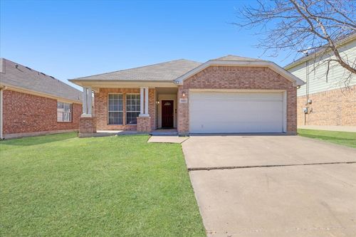 8420 Silverbell Ln, Fort Worth, TX, 76140-3100 | Card Image