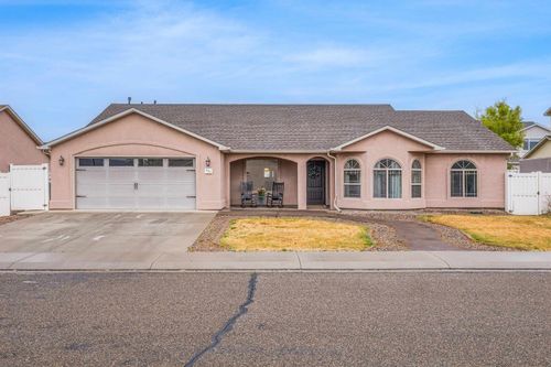 955 Wildwood Dr, Fruita, CO, 81521-8613 | Card Image