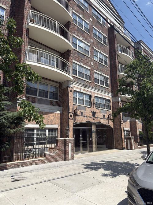 3h-38-11 108th St, Flushing, NY, 11368-2006 | Card Image