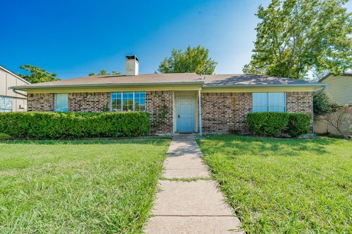 906 High Country Dr, Garland, TX, 75041-2052 | Card Image