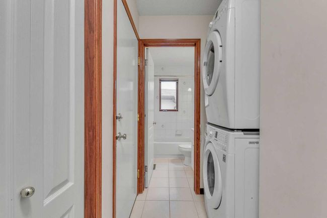 121 Patterson Mount Sw, House other with 5 bedrooms, 4 bathrooms and 4 parking in Calgary AB | Image 15