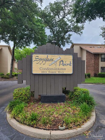 06 - 2201 Scenic Hwy, Condo with 2 bedrooms, 2 bathrooms and 2 parking in Pensacola FL | Image 1