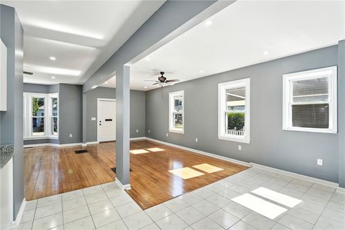 32 Carver St, Pawtucket, RI, 02860-6006 | Card Image