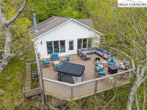 114 Spruce Hollow Rd, Beech Mountain, NC, 28604-8210 | Card Image