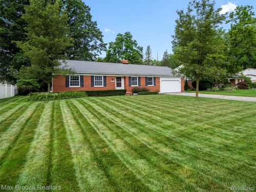 54241 Sunderland Dr, Shelby Twp, MI, 48316-1972 | Card Image