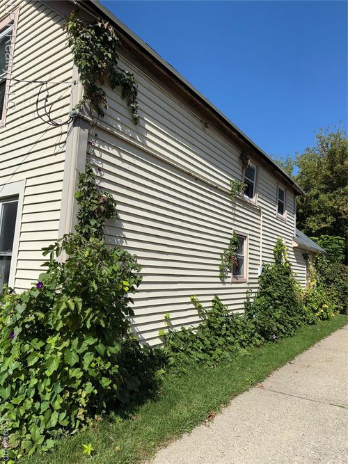 225 Burr Oak St, Grand Rapids, MI, 49505-4727 | Card Image