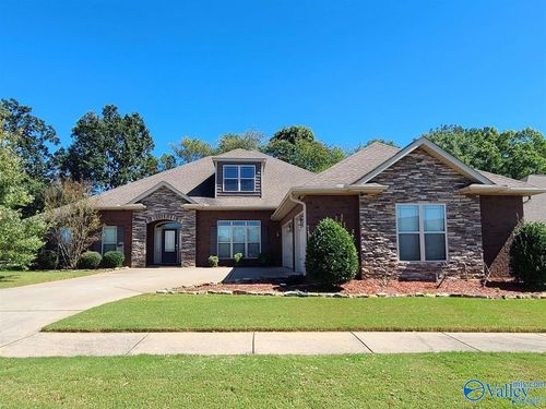 7926 Gabriela Dr Nw, Huntsville, AL, 35806-1350 | Card Image