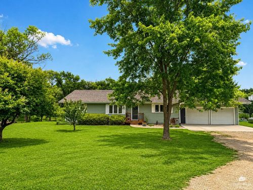 104 D St, Olsburg, KS, 66520-9646 | Card Image