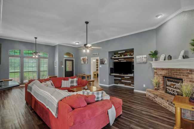 Built-ins for the TV | Image 10