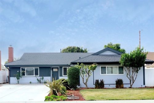 17121 Hague Ln, Huntington Beach, CA, 92647-6011 | Card Image