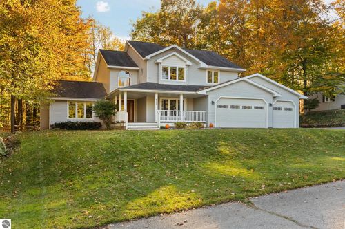 4559 Summit View Dr, Traverse City, MI, 49684-8613 | Card Image